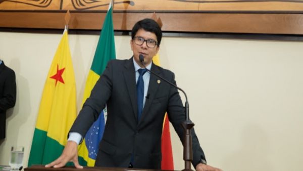 Após nomeação de Socorro, Jenilson Leite diz que não retira assinatura da CPI da Educação